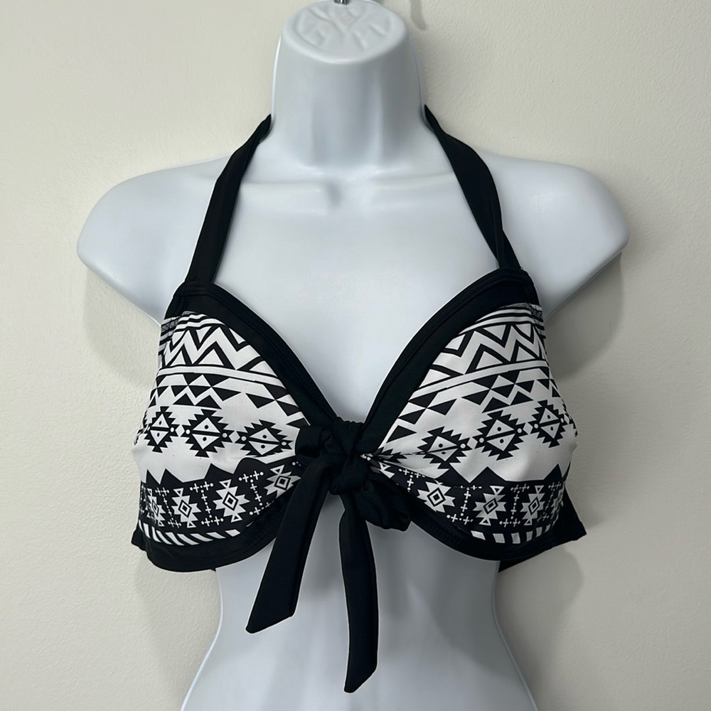 Black & white bikini set